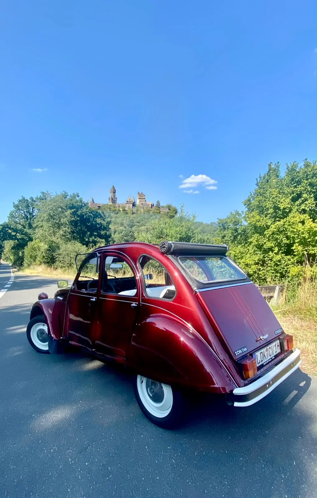 Citroën 2CV – Komplett restaurierter Traum in Rot-Metallic