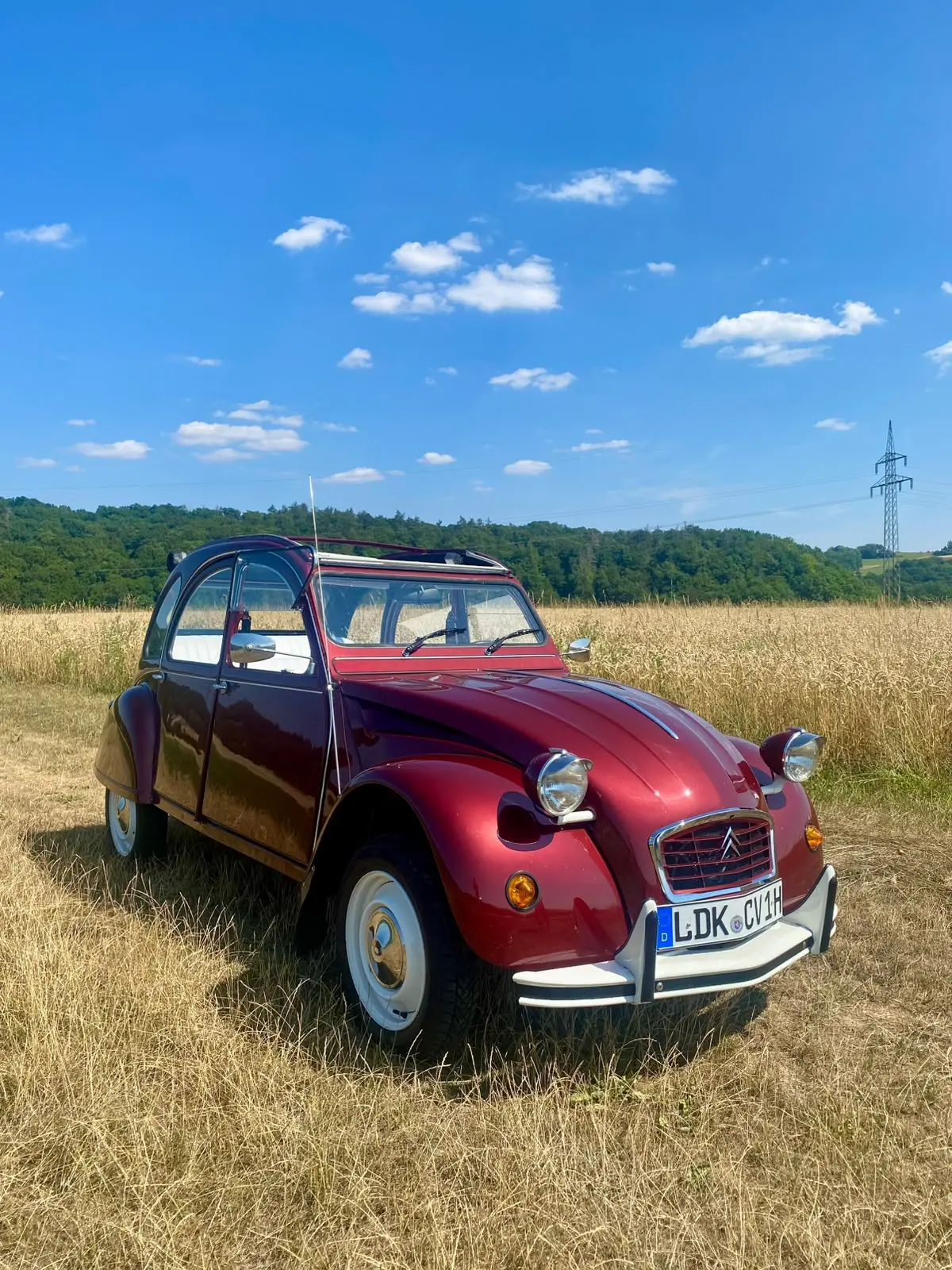 Citroën 2CV – Komplett restaurierter Traum in Rot-Metallic