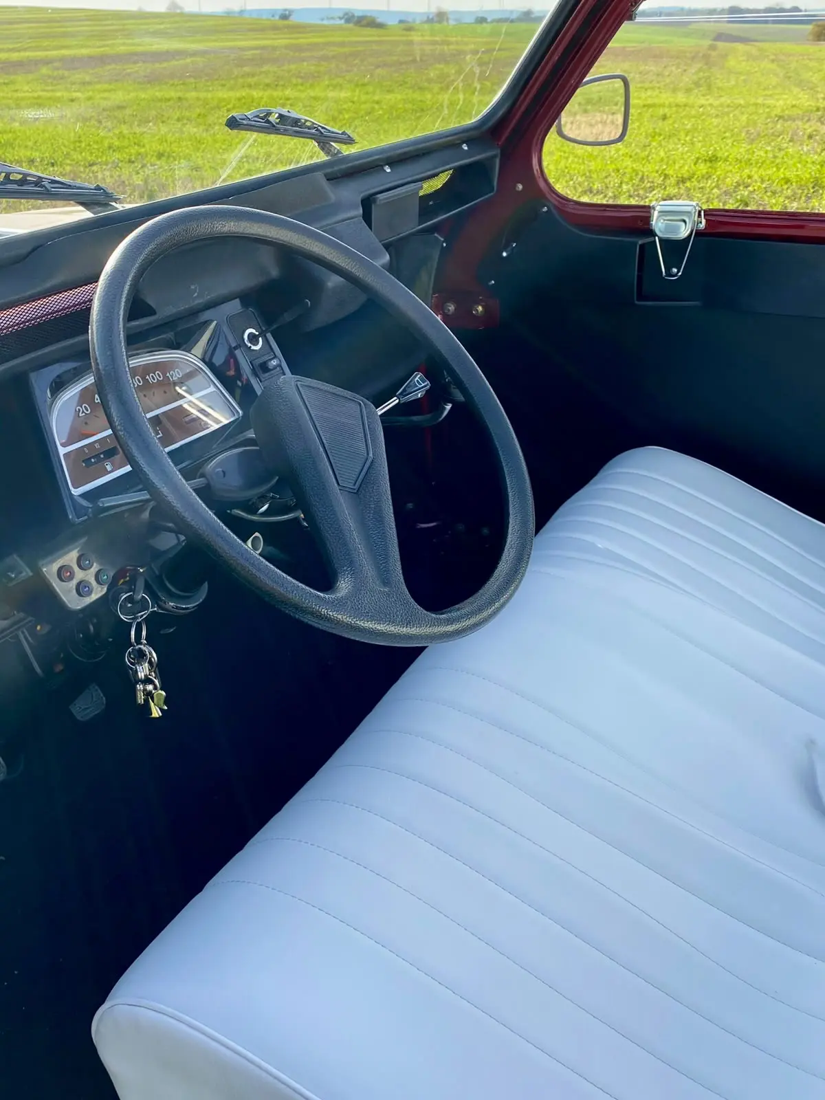 Citroën 2CV – Komplett restaurierter Traum in Rot-Metallic