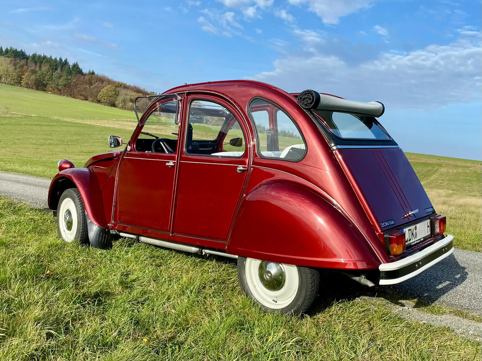Citroën 2CV – Komplett restaurierter Traum in Rot-Metallic