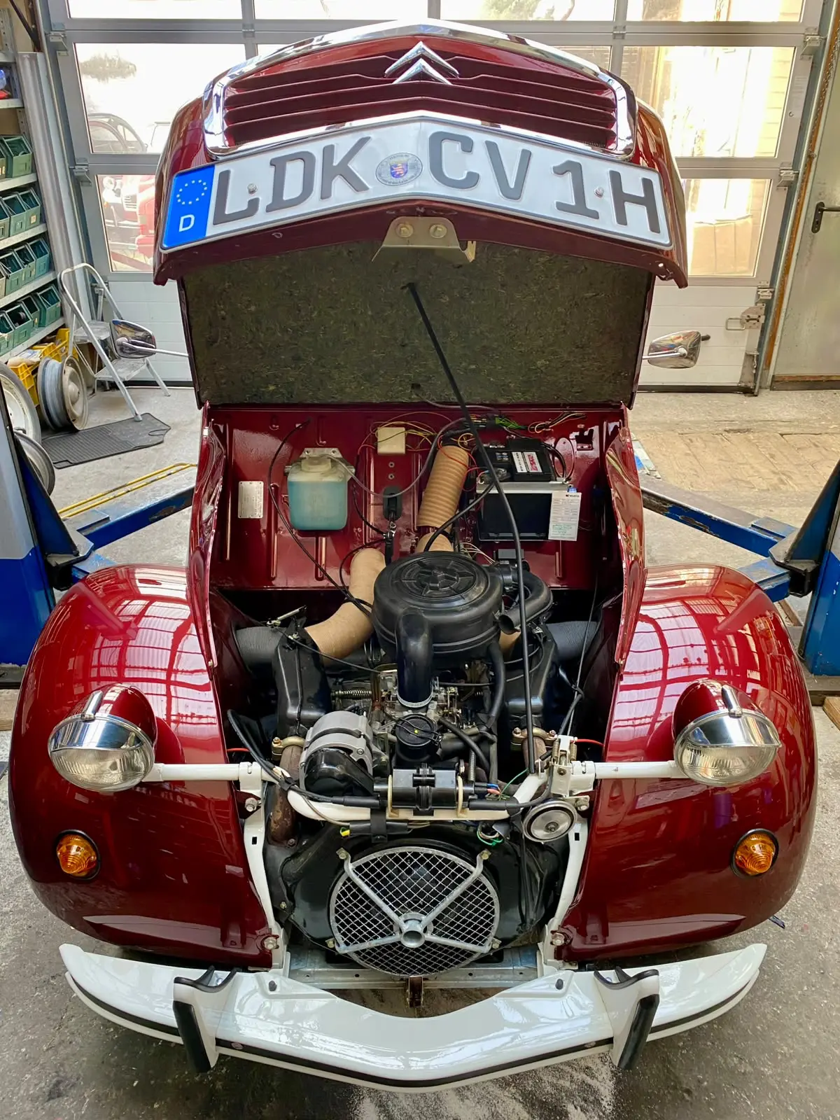 Citroën 2CV – Komplett restaurierter Traum in Rot-Metallic